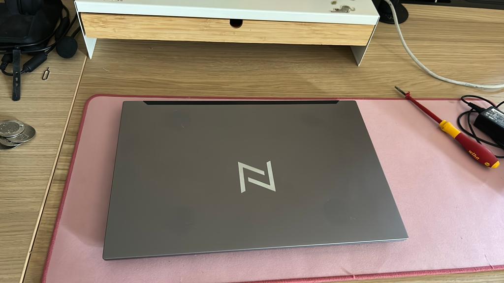 Laptop novucustoms, Computers en Software, Ophalen, Zo goed als nieuw