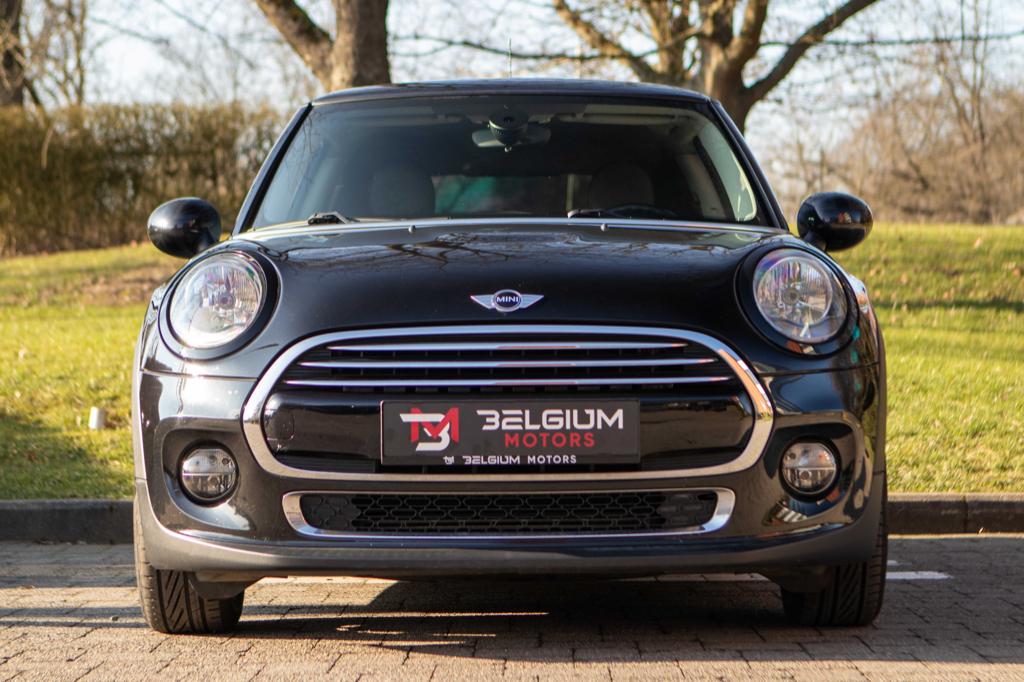 MINI Cooper 1.5 - Pro Pack - Volledig zwart -Stoelverwarming, Auto's, Mini, 4 zetels, Euro 6, 1595 kg, Zwart