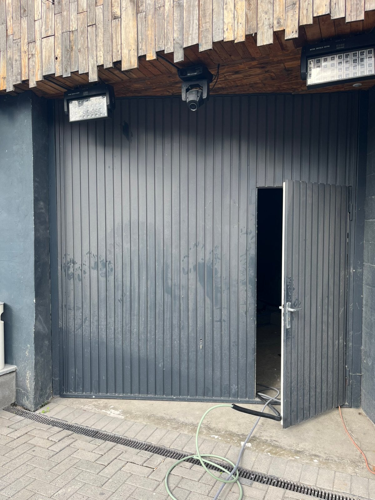 Porte de garage avec portique, Enlèvement, Utilisé, Fer, Portail battant