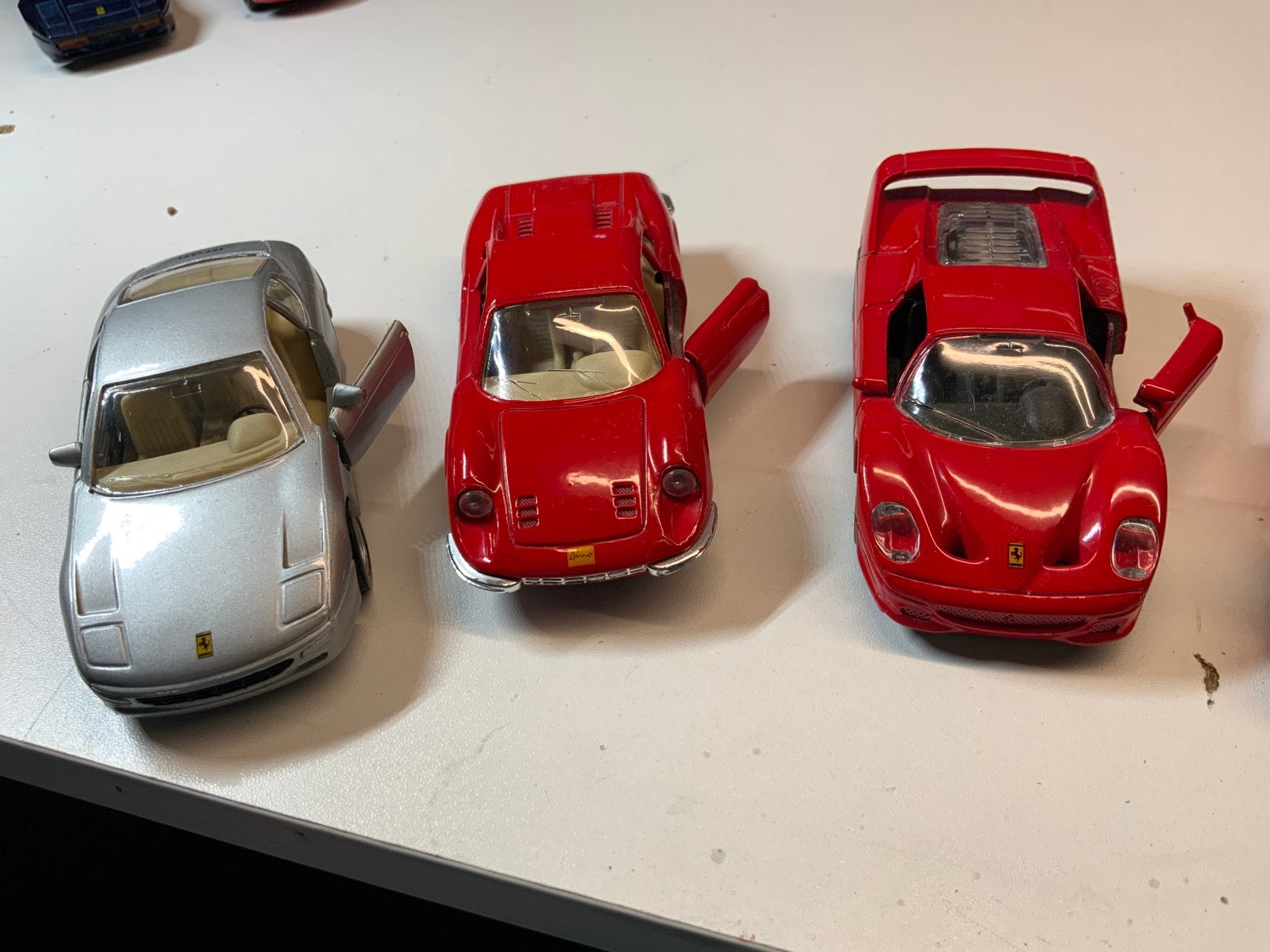 SET VAN 5 FERRARI 1/38 MAISTO/SHELL AUTO'S, Hobby en Vrije tijd, Ophalen of Verzenden, Zo goed als nieuw