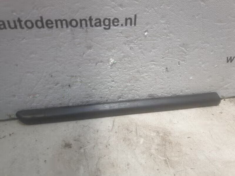 SIERLIJST SPATBORD RECHTS ACHTER Saab 900 II (YS3D), Saab-de-info@saabgroup.com, Enlèvement ou Envoi, Utilisé, Saab Deutschland GmbH