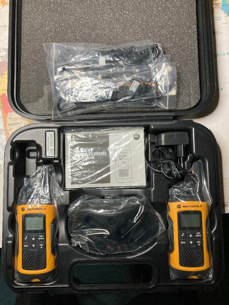 TLKR T80 Motorola Extreme Walkie Talkie in koffer, Enlèvement, Comme neuf, 2 à 5 km, Talkie-walkie ou Walkie-talkie