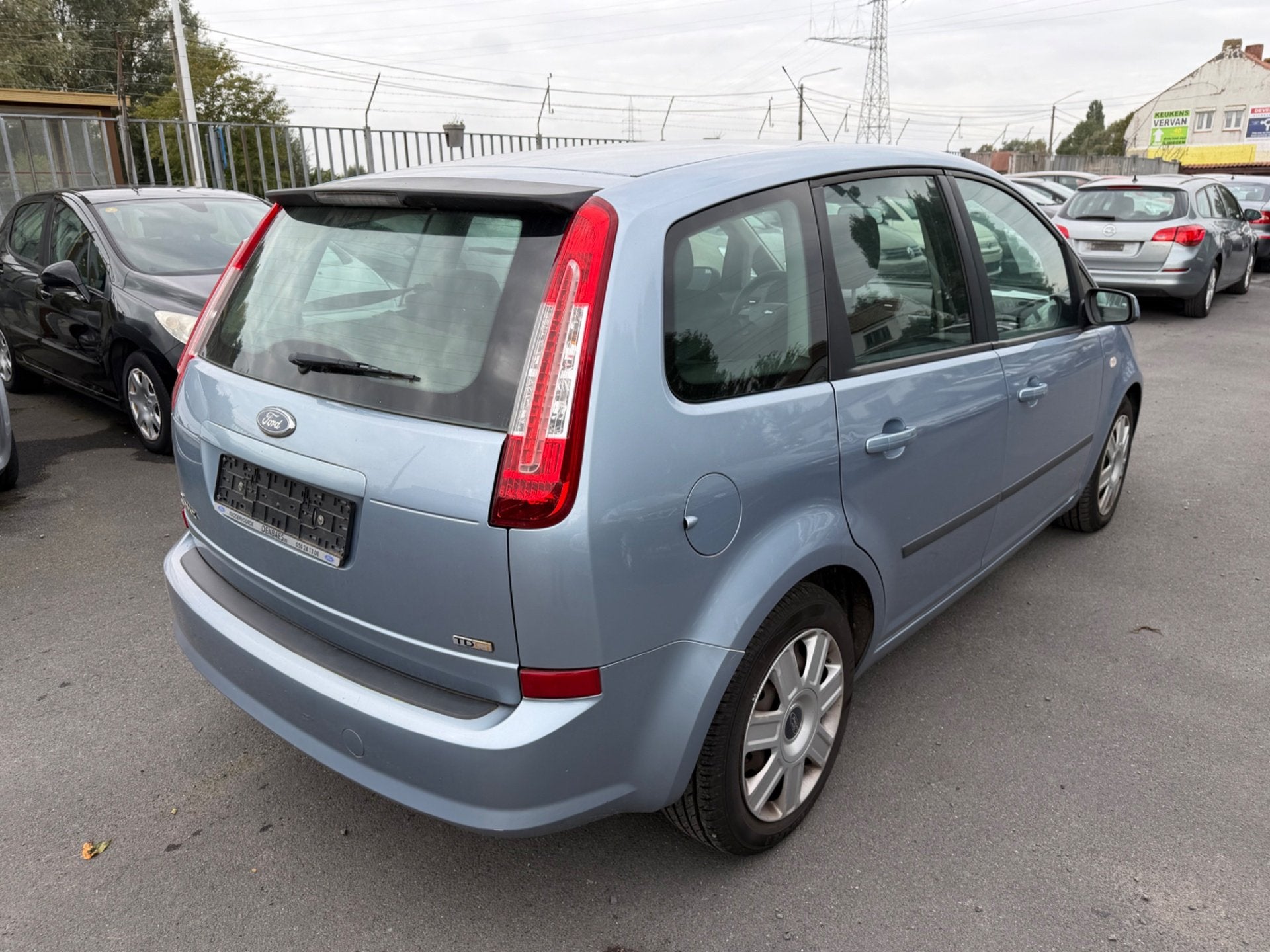 Ford Focus C-Max, Stof, Gebruikt, 4 cilinders, https://public.car-pass.be/vhr/cc5dbbfb-0976-4049-ac22-70c6fb14bdf0