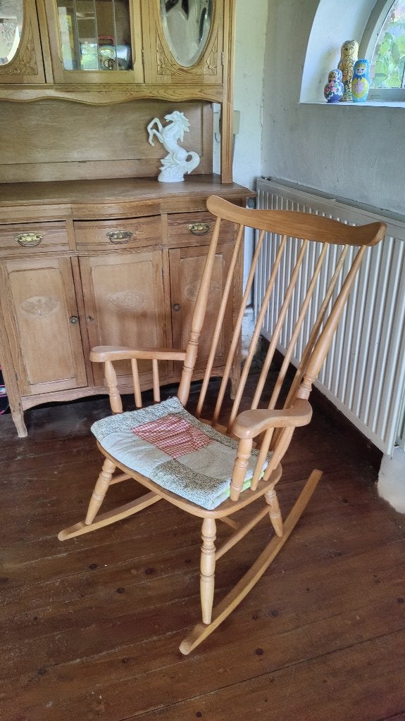 Houten schommelstoel, Huis en Inrichting, Stoelen, Ophalen, Gebruikt, Bruin, Vintage