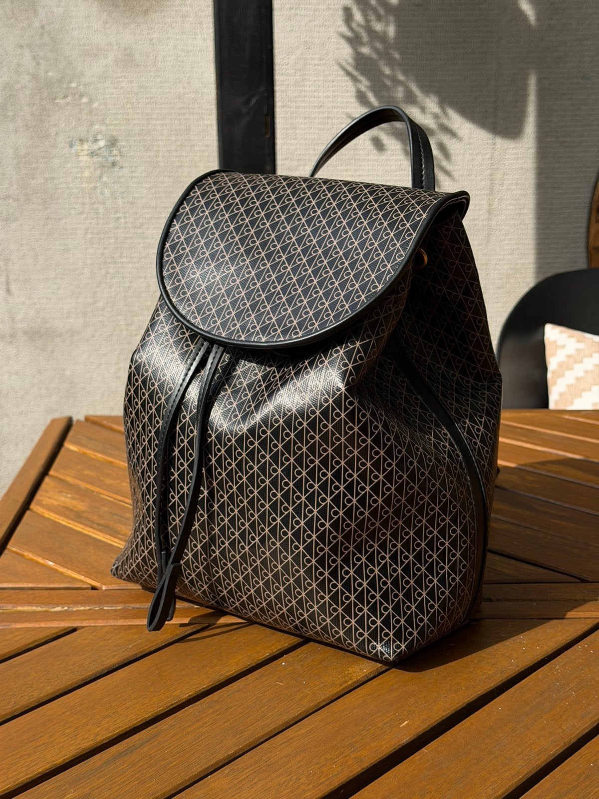 Calvin klein rugzak (zwart/bruin monogram), Handtassen en Accessoires, Tassen | Damestassen, Ophalen of Verzenden, Nieuw, Zwart