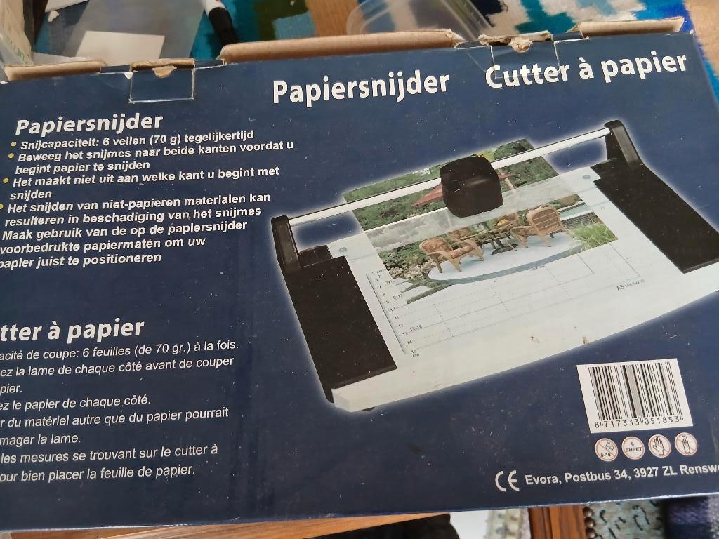Papiersnijder, Enlèvement, Comme neuf