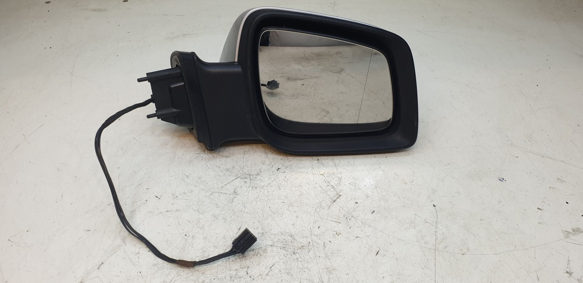 R troviseur ext rieur droit c t conducteur, Mercedes-Benz Cl, Mercedes-Benz AG, Mercedes-Benz, Utilisé, Mercedesstrasse 120
70372  Stuttgart, DE