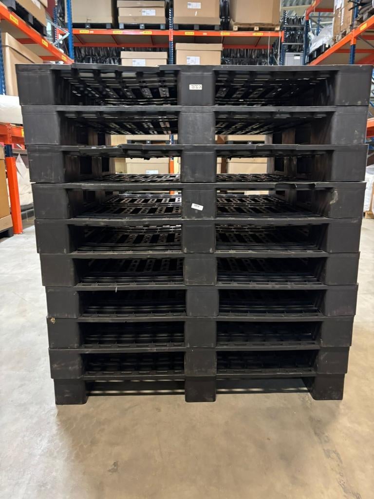 100x Kunststof pallets 1125 x 1000 x 120 € 2,5/stuk, Ophalen