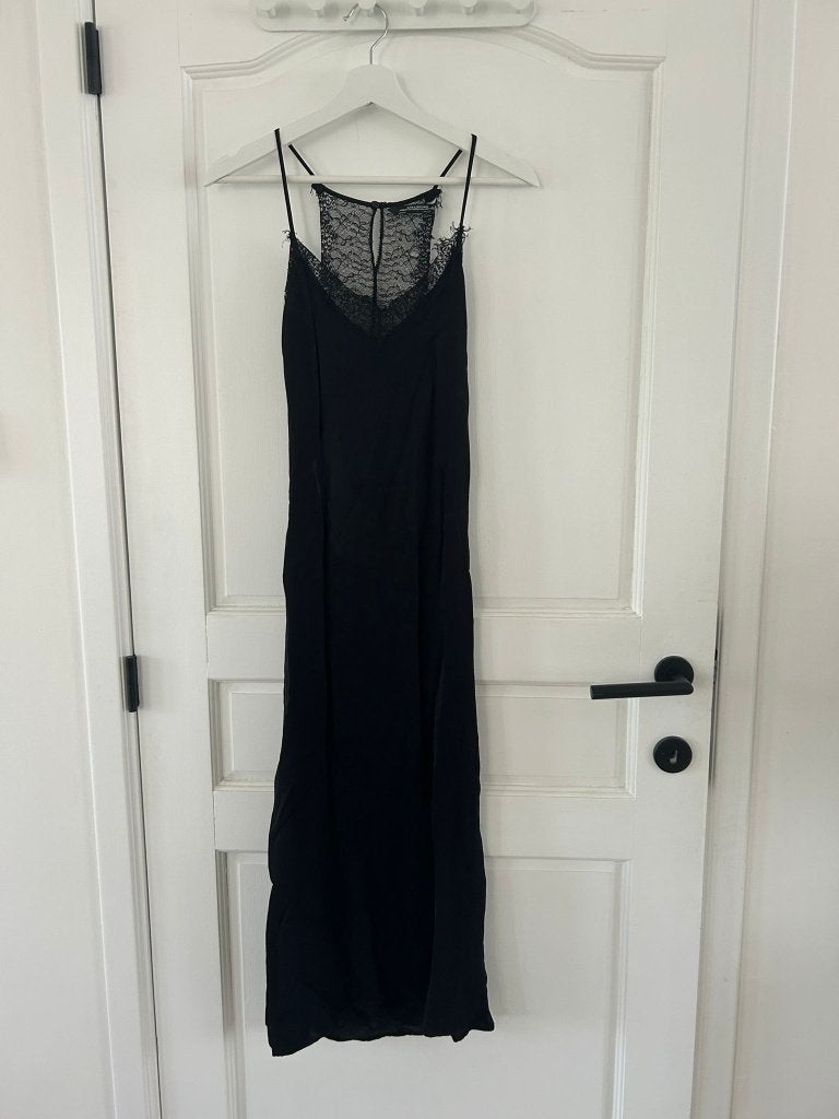 Robe longue Zara noire dos nu Taille S, Vêtements | Femmes, Enlèvement ou Envoi, Comme neuf, Noir, Zara
