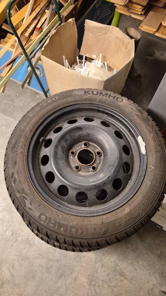 Complete set (4x) Kumho Winterbanden–205/55 R16– 7mm, Pneus hiver, 16 pouces, Véhicule de tourisme, 205 mm