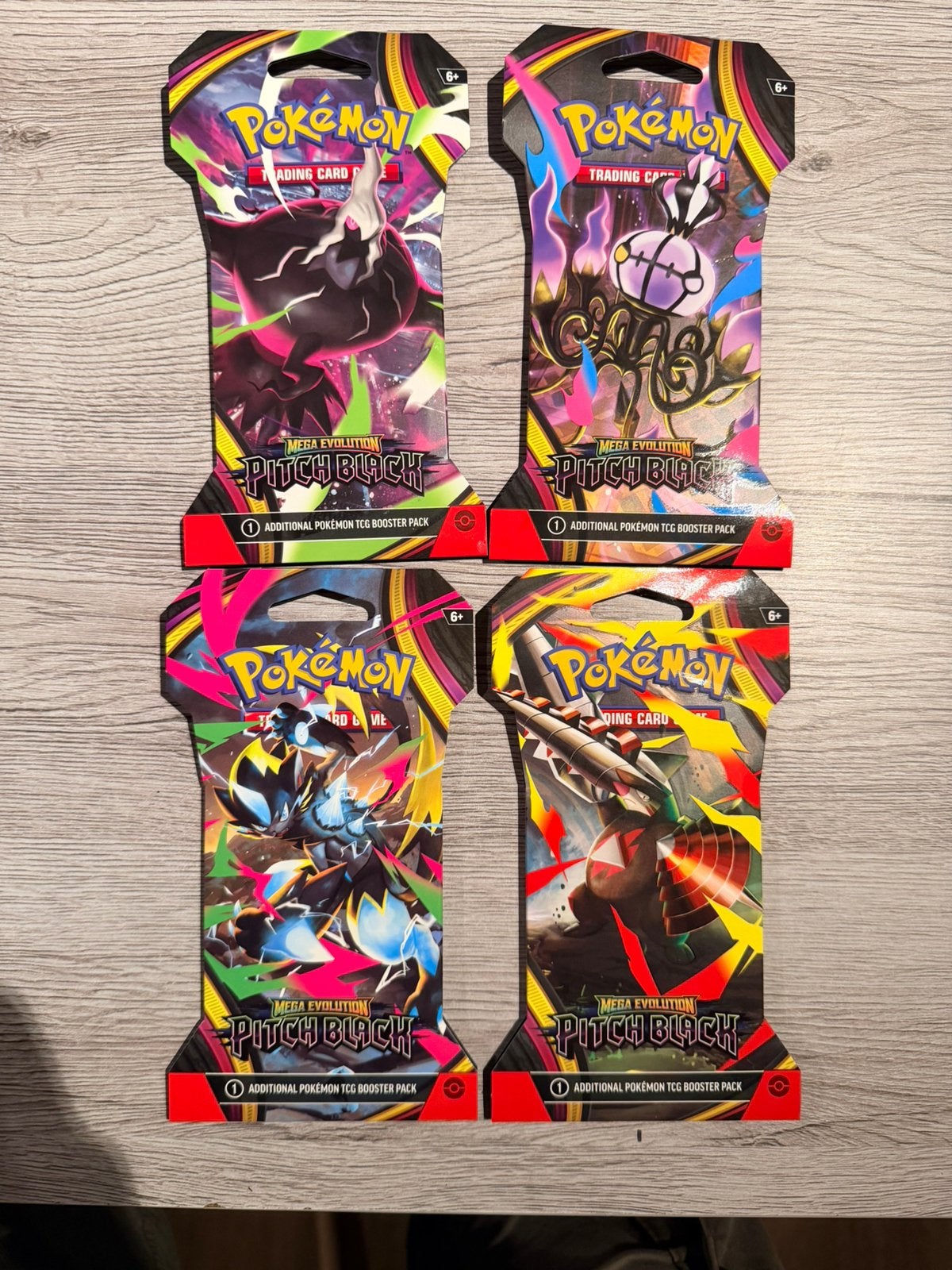 Boosters Pokémon Mega Evolution Pitch Black (lot de 4), Hobby & Loisirs créatifs, Enlèvement ou Envoi, Neuf, Booster, Foil