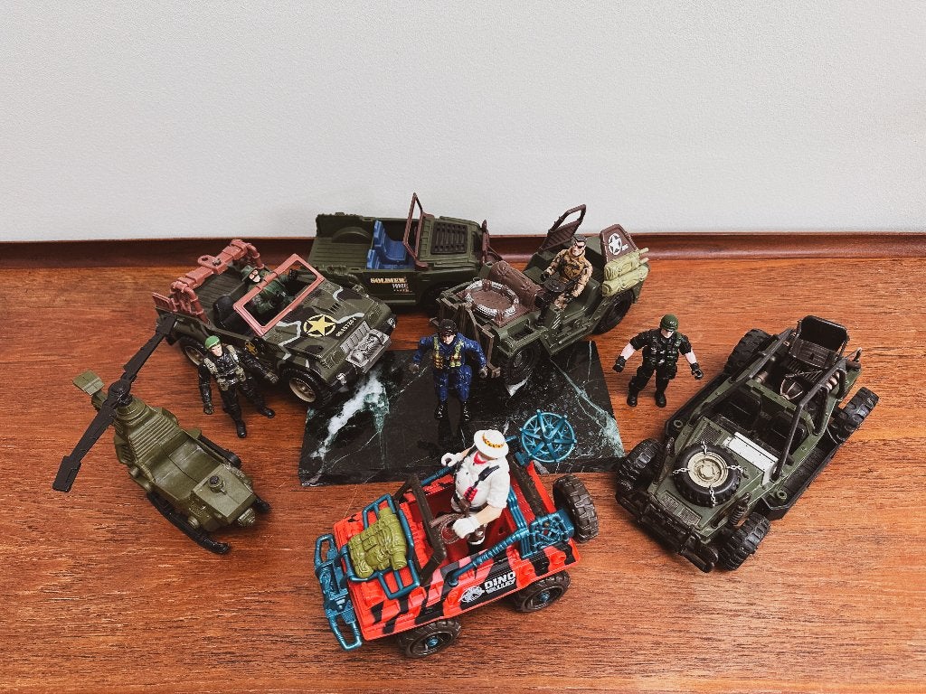 Grote legerset met 5 voertuigen, helikopter & soldaten, Ophalen of Verzenden, Gebruikt