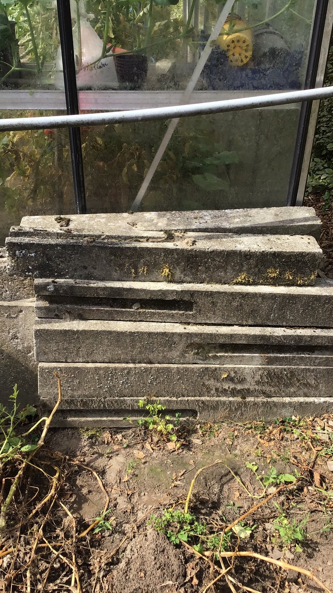 Betonplaten en palen, Ophalen, Gebruikt