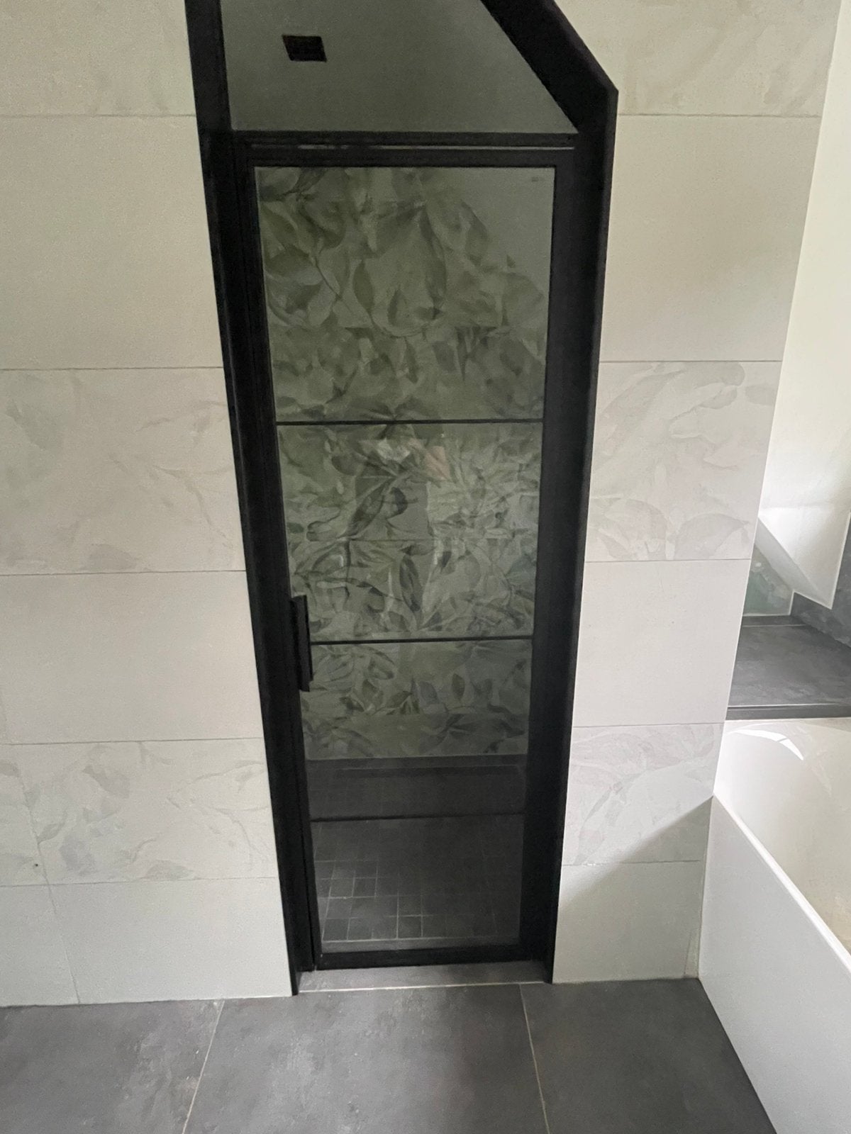 Douchedeur met zwart frame en glas Revital zware kwaliteit, Huis en Inrichting, Ophalen, Zo goed als nieuw