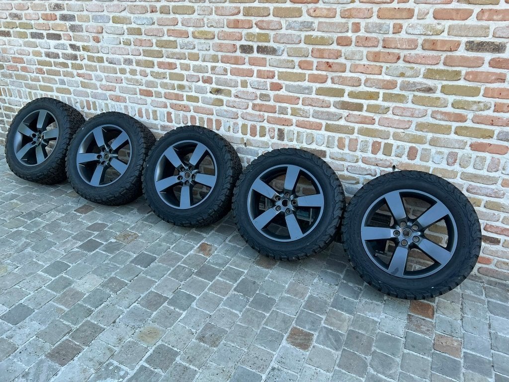Ensemble de jantes Defender de 20 pouces., 4 Saisons, 275 mm, Enlèvement, Utilisé