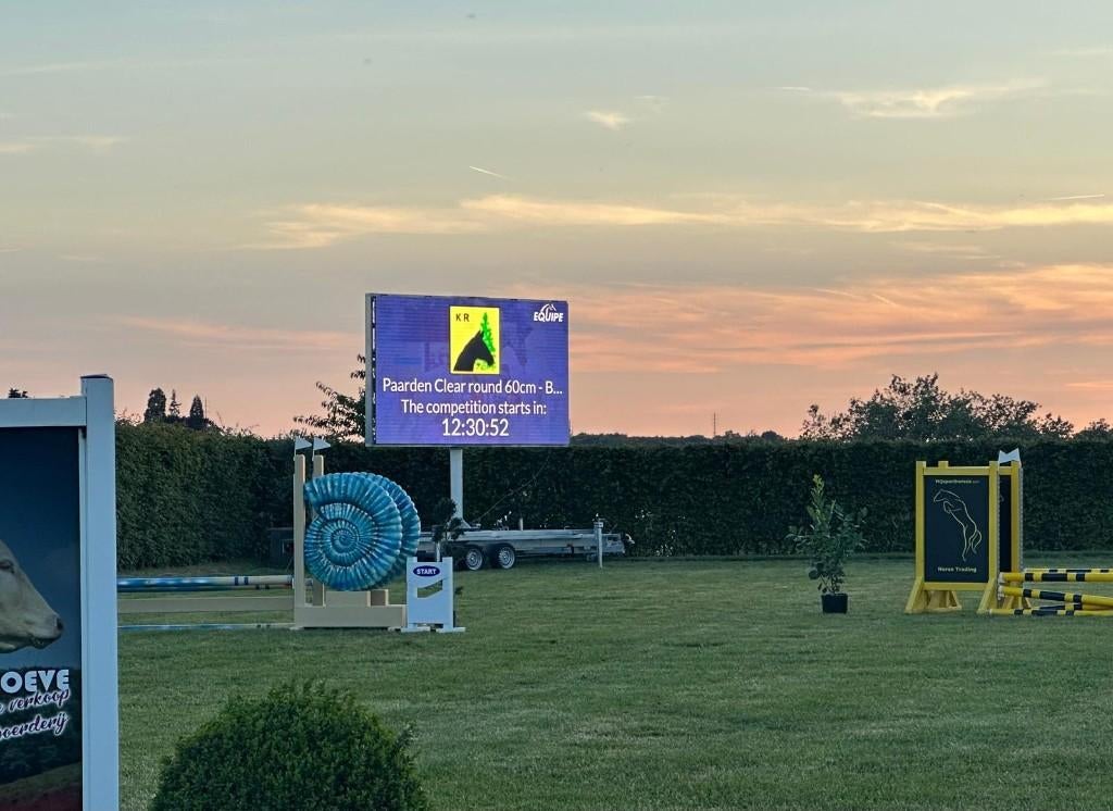 LED scherm op trailer te huur!, TV, Hi-fi & Vidéo, Écrans de projection, Enlèvement