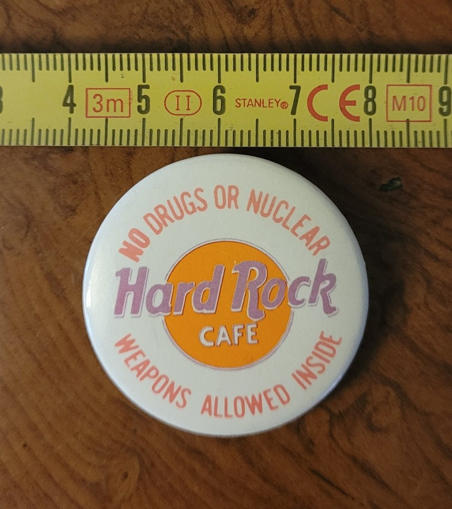 Hard Rock Cafe VINTAGE button badges, Verzamelen, Ophalen of Verzenden, Zo goed als nieuw, Merk, Button
