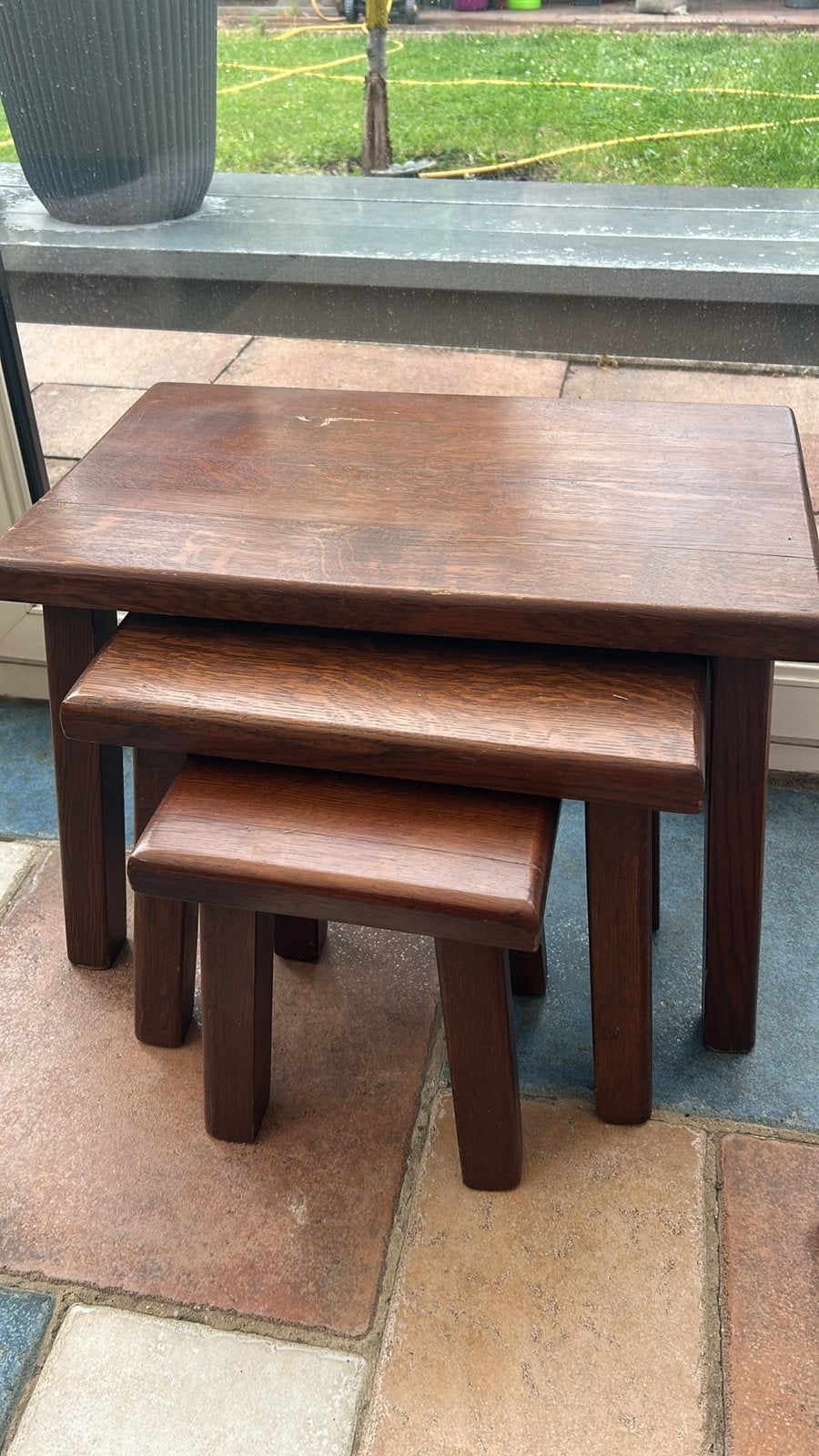 Vintage eikenhouten nesttafels, set van 3, Ophalen, Zo goed als nieuw