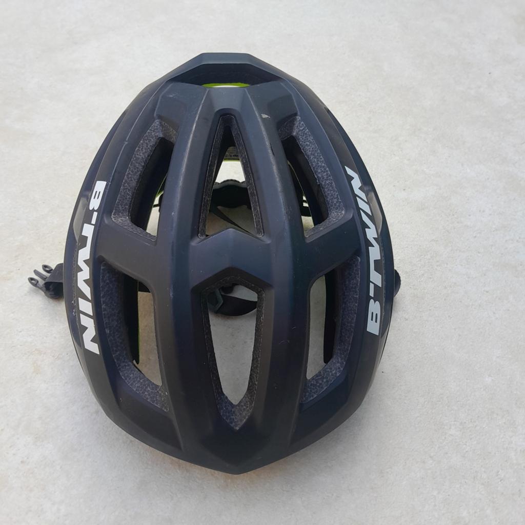 Lot vélo : 3 casques + 2 pompes à pied, Vélos & Vélomoteurs, S