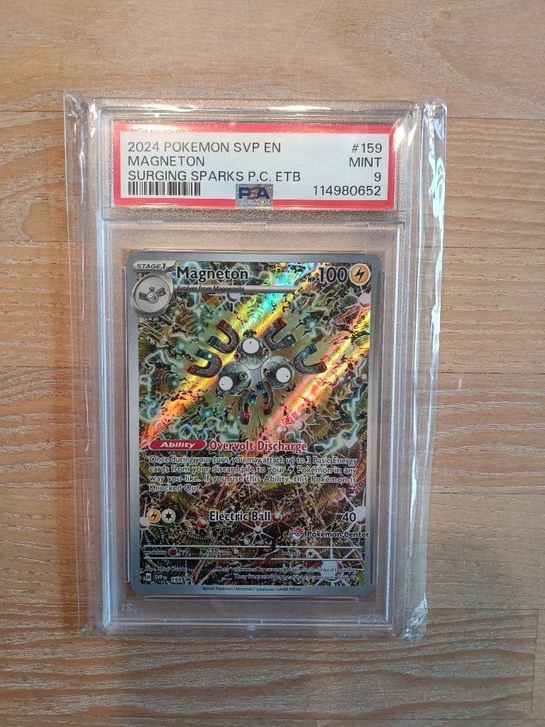 Magneton [Pokemon Center] PSA 9, Hobby en Vrije tijd, Ophalen of Verzenden, Nieuw, Losse kaart