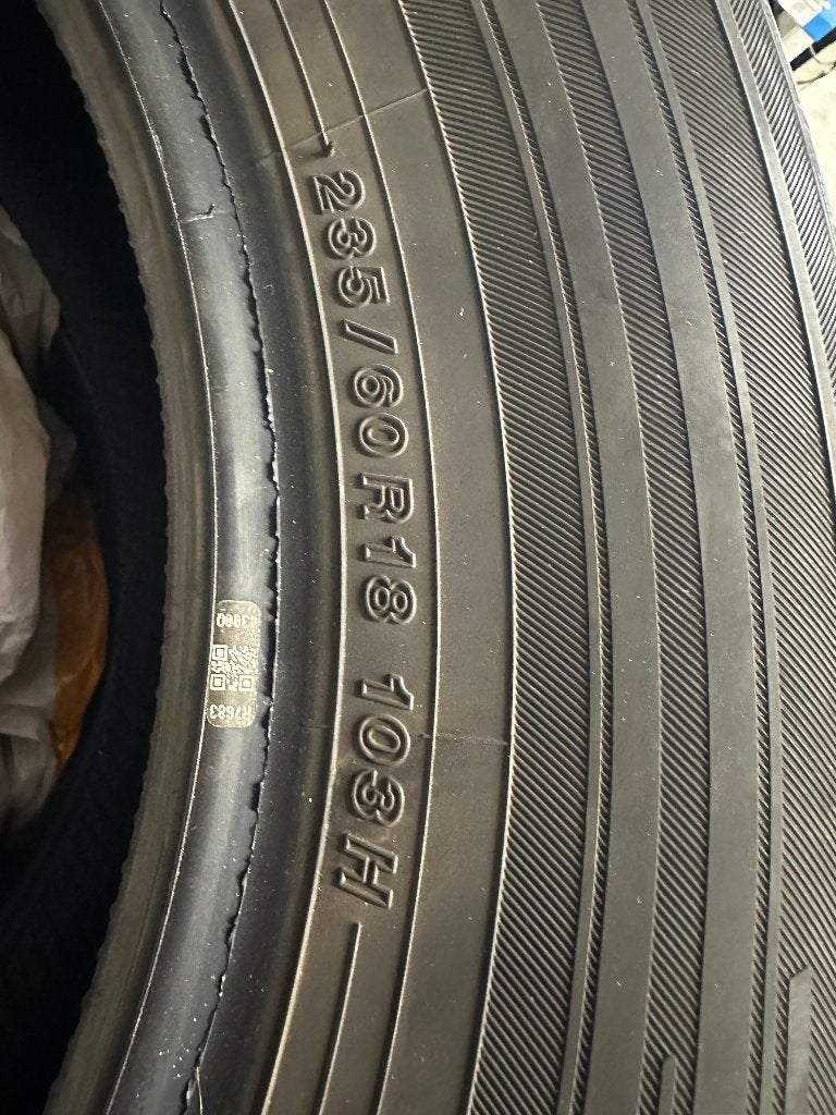 4X 235/60/r 18 103 H (600 KM ), Autos : Pièces & Accessoires, Véhicule de tourisme, Pneus été, Enlèvement, Pneu(s)