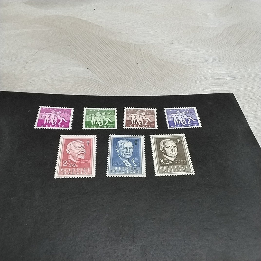 BELGIE 979/985 scharnier met cote 36,00 €, Ophalen of Verzenden