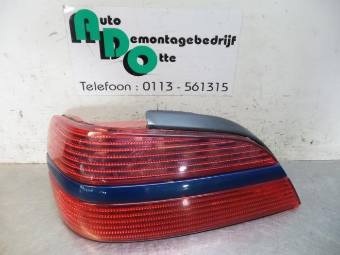 Feu arrière gauche d'un Peugeot 406 (406 99-), -, 3 mois de garantie, Utilisé, -