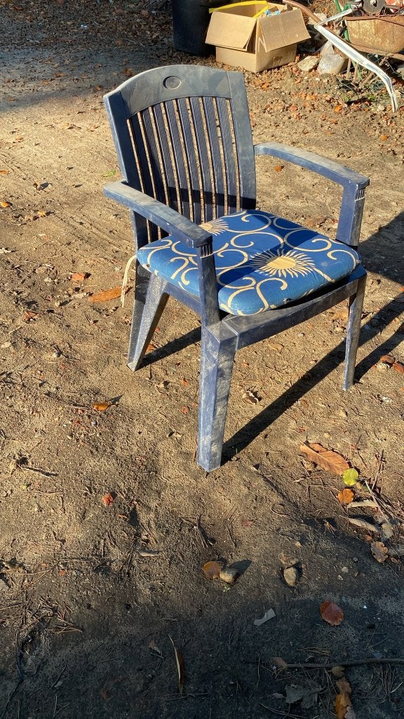 GRATIS 4 tuinstoelen met kussens, Tuin en Terras, Ophalen, Gebruikt, Plastic, Stapelbaar