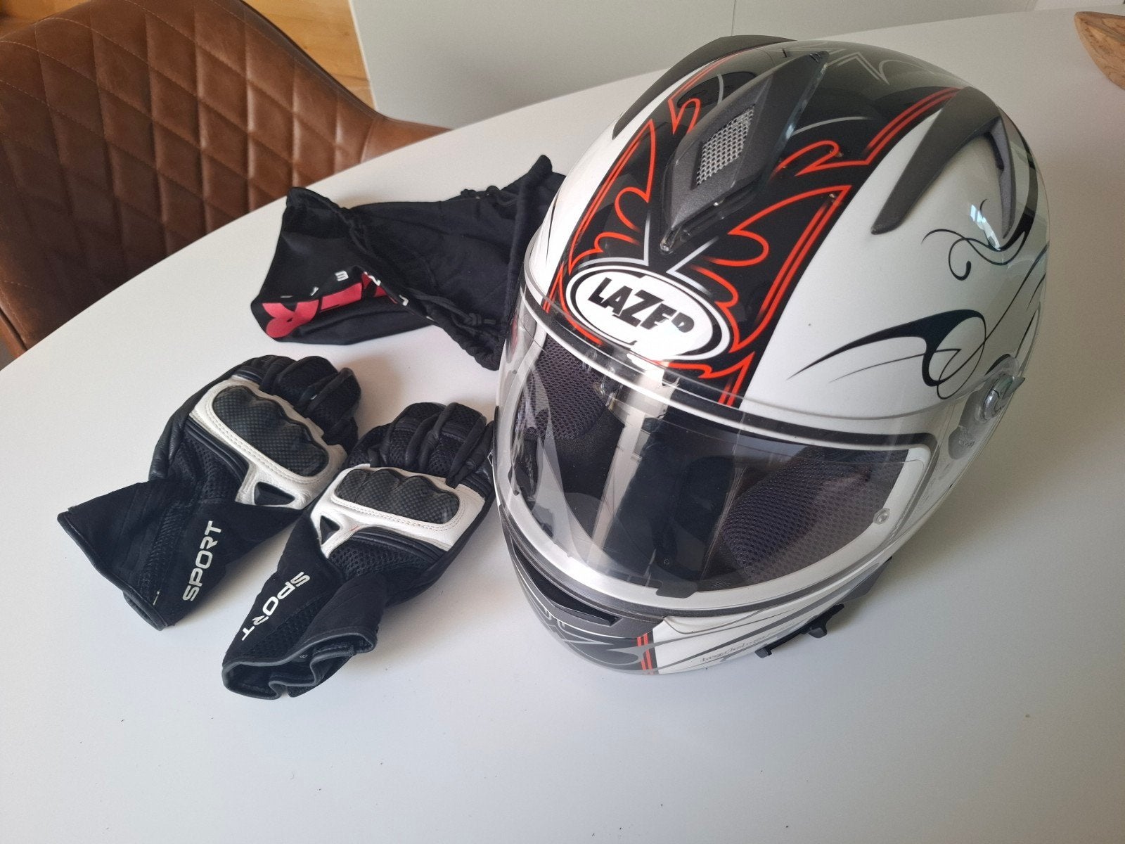 Lazer helm + handschoenen, Enlèvement ou Envoi, M