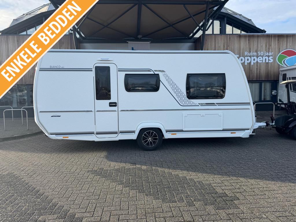 Fendt Bianco Activ 465 SGE 2026 NIEUW BINNEN!, Caravans en Kamperen, Caravans, tot en met 2, 1250 - 1500 kg, Treinzit, Fendt, 2 aparte bedden