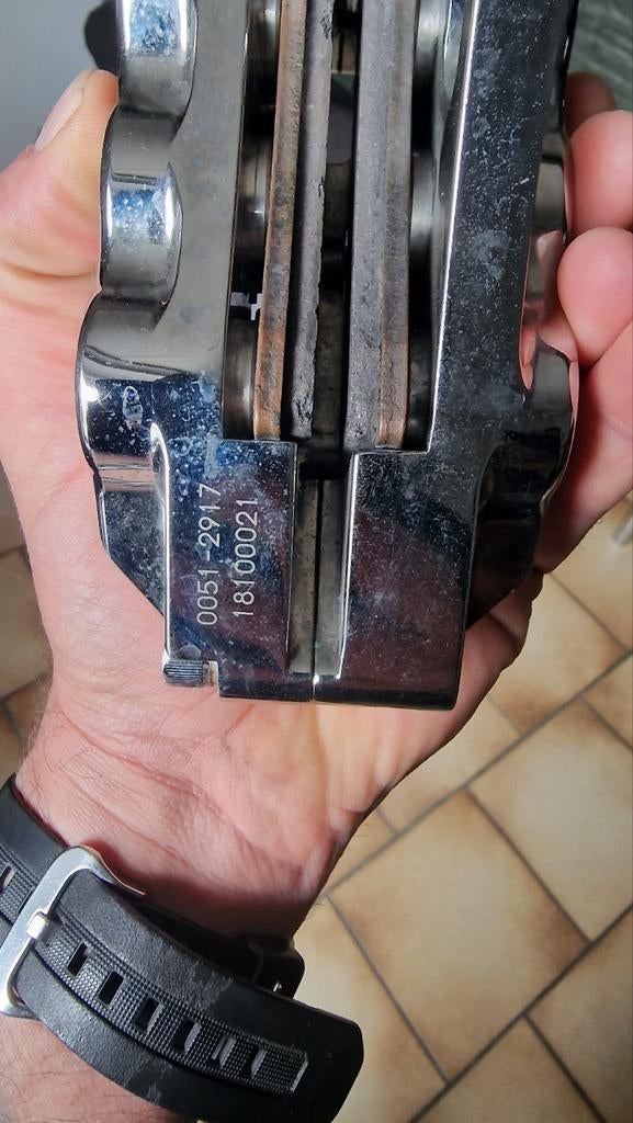 Étriers de frein performance machine 6 pistons, Motos