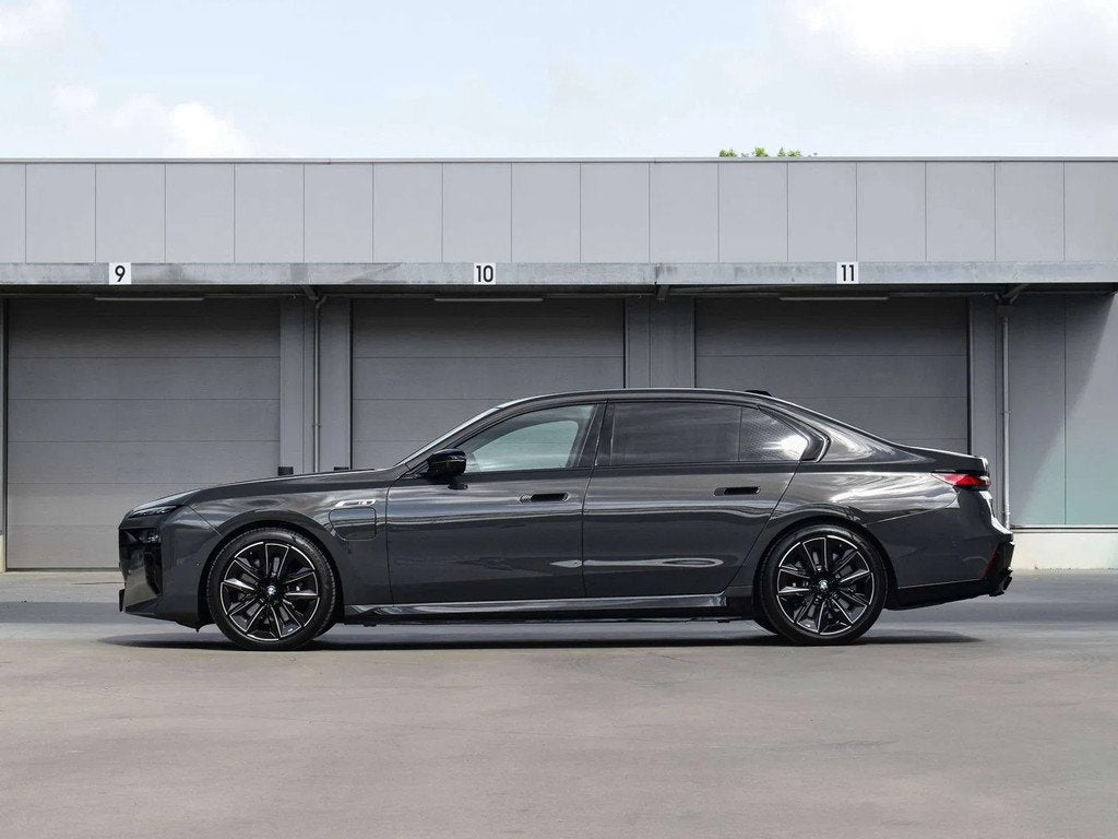 BMW 7 Serie 760 M760e xDrive / Dravitgrau / M Performance /, Autos, Cuir, Argent ou Gris, Achat, 4 portes