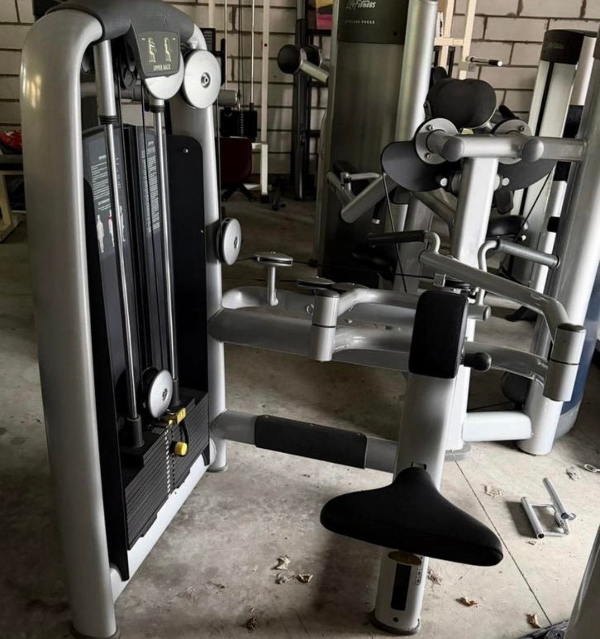 TECHNOGYM LIFE FITNESS KRACHTSTATIONS, Sport en Fitness, Fitnessmaterialen, Zo goed als nieuw, Armen, Ophalen