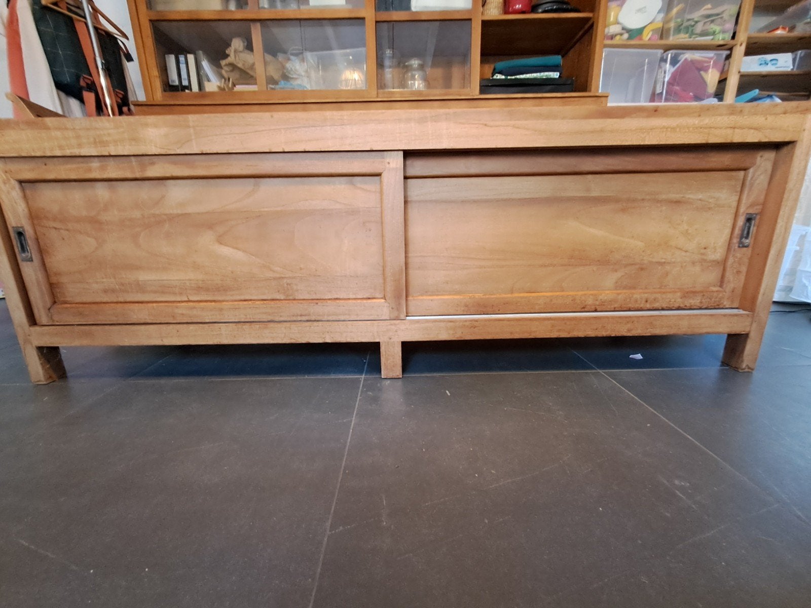 teak houten tv meubel en bijhorende hangende boekenrek, Huis en Inrichting, Kasten | Dressoirs, Ophalen, Gebruikt, 150 tot 200 cm