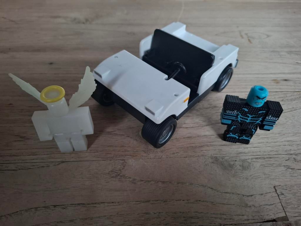Voiture et figurines Roblox, Enfants & Bébés, Jouets | Figurines, Utilisé, Enlèvement ou Envoi