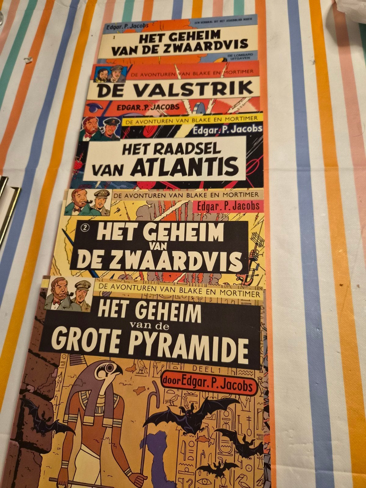 5 strips van Blake en mortimer, Ophalen