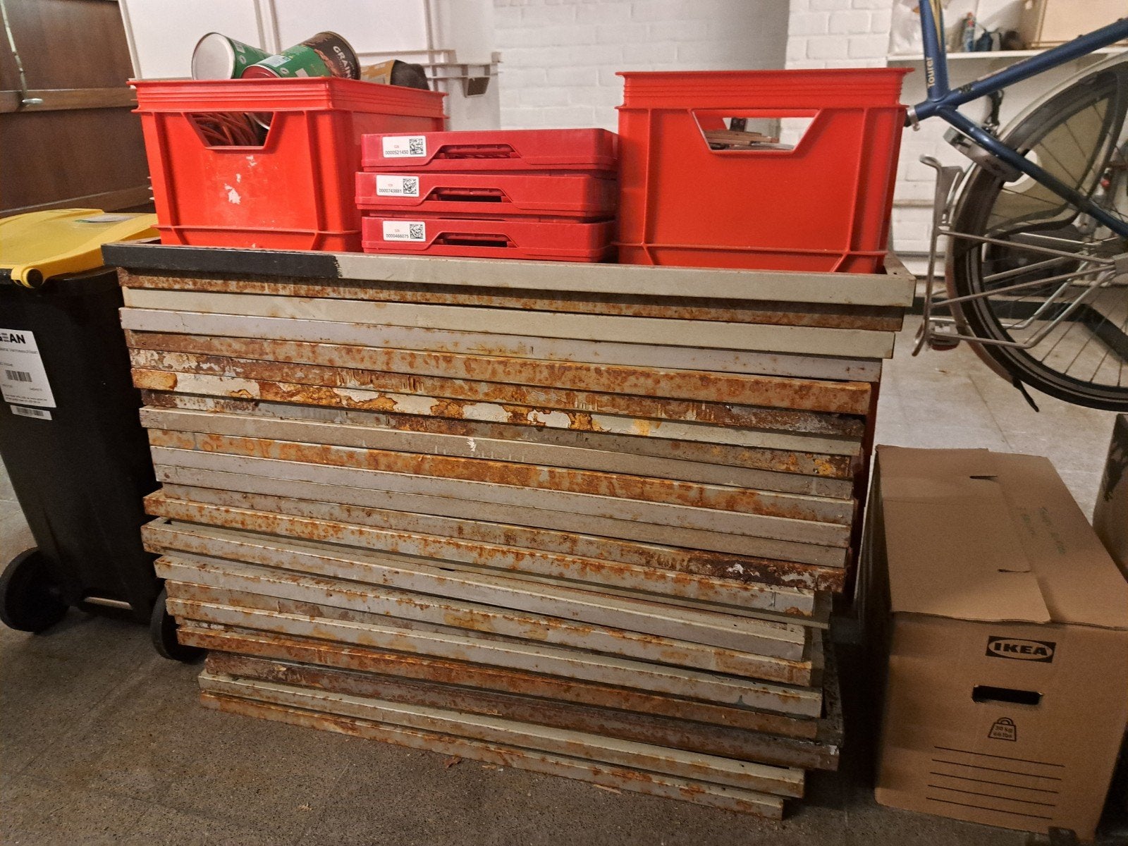 hout/metalen stapelrekke, Ophalen