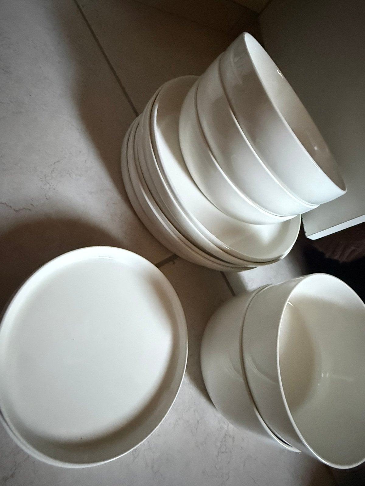Assiettes gratuites, Maison & Meubles, Cuisine | Vaisselle, Service complet, Enlèvement, Utilisé, Autres matériaux