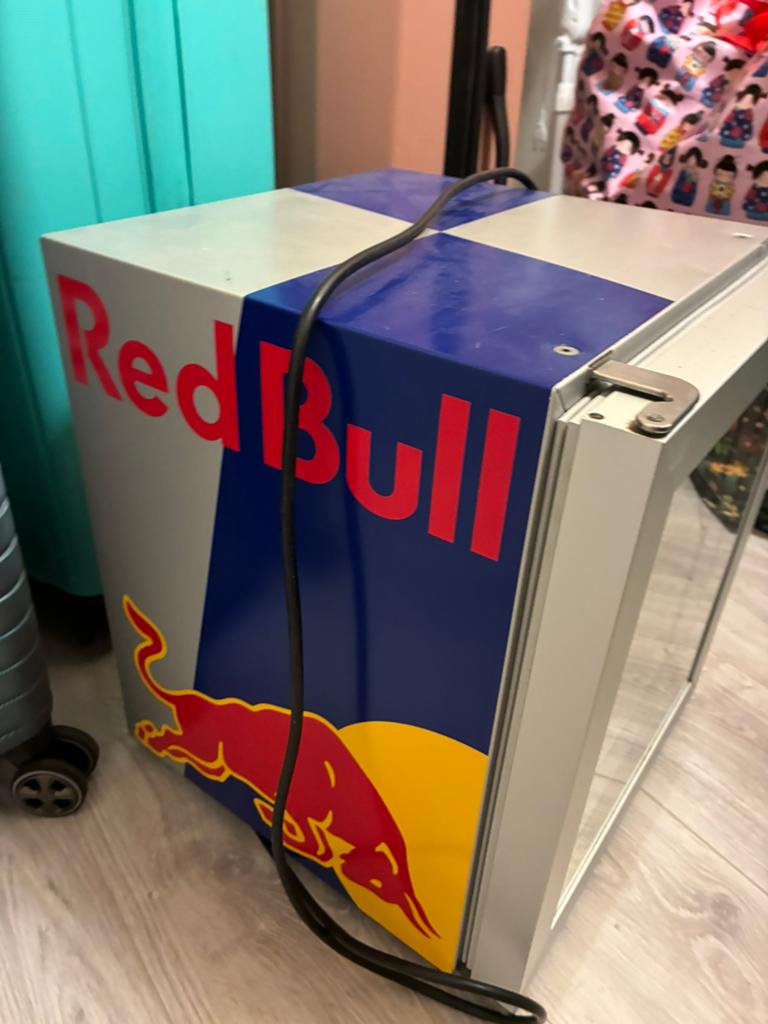 Rebull ijskast tafel model, Ophalen