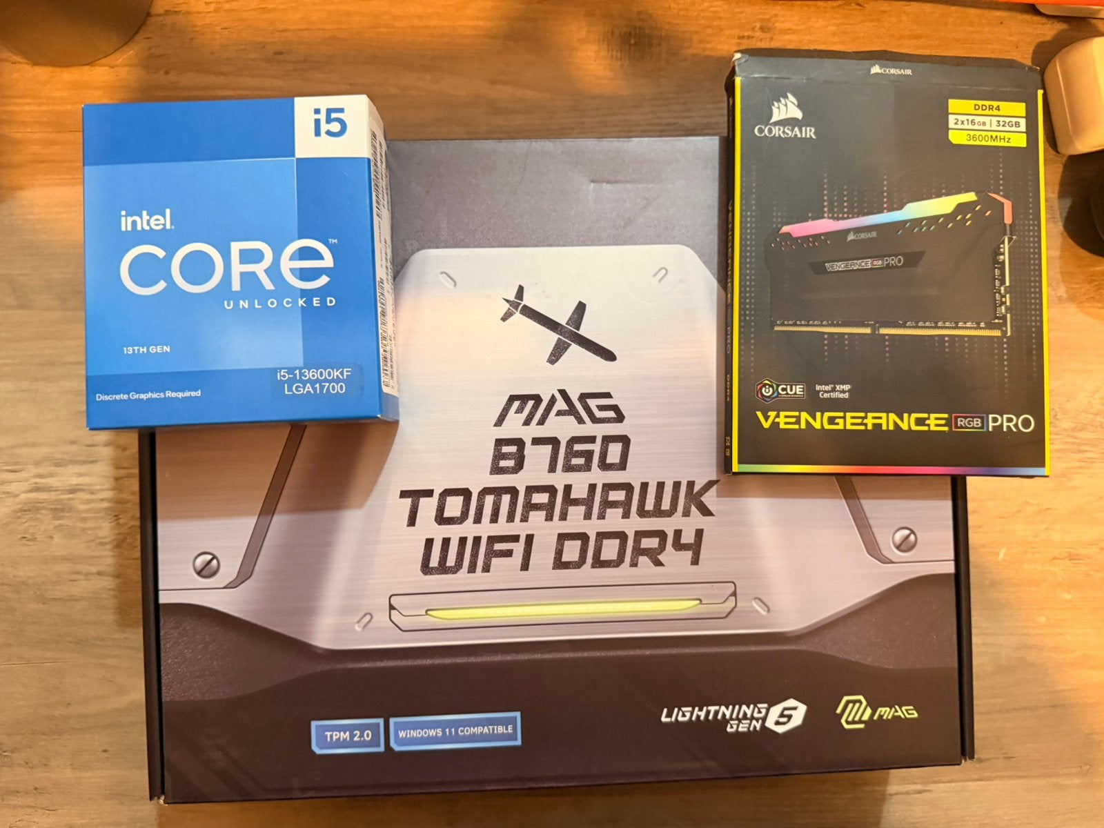 kit i5-13600KF+MSI B760 Tomahawk WiFi DDR4+32 Go Corsair RGB, Computers en Software, RAM geheugen, Ophalen of Verzenden, Zo goed als nieuw