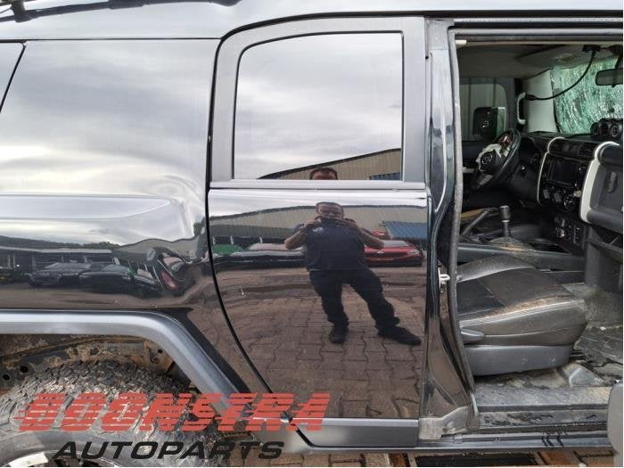 Portière 4portes arrière droite d'un Toyota FJ Cruiser (FJ, -, 3 mois de garantie, Toyota, Utilisé