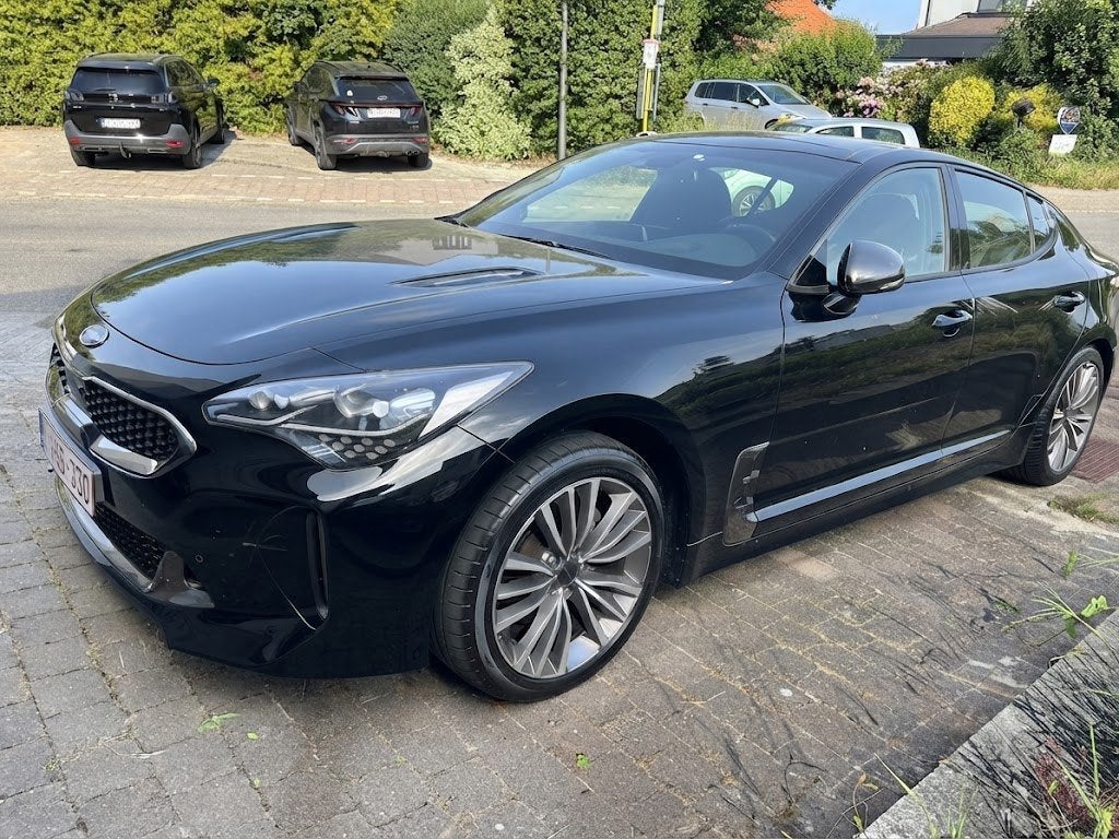 Option complète de la Kia Stinger, Cuir, Achat, Noir, 5 portes