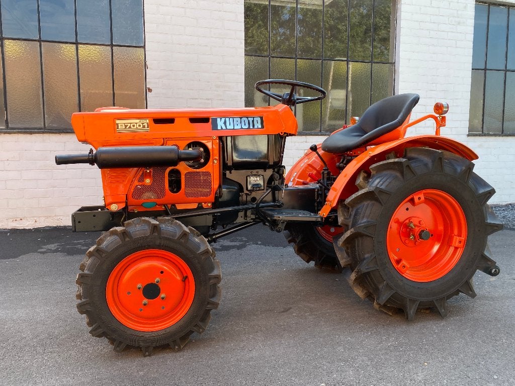 Compacte tractor - Kubota B7001 - 4x4 - MICROTRACTORS.COM, Gebruikt, Tot 2500, Tot 80 Pk, Ophalen