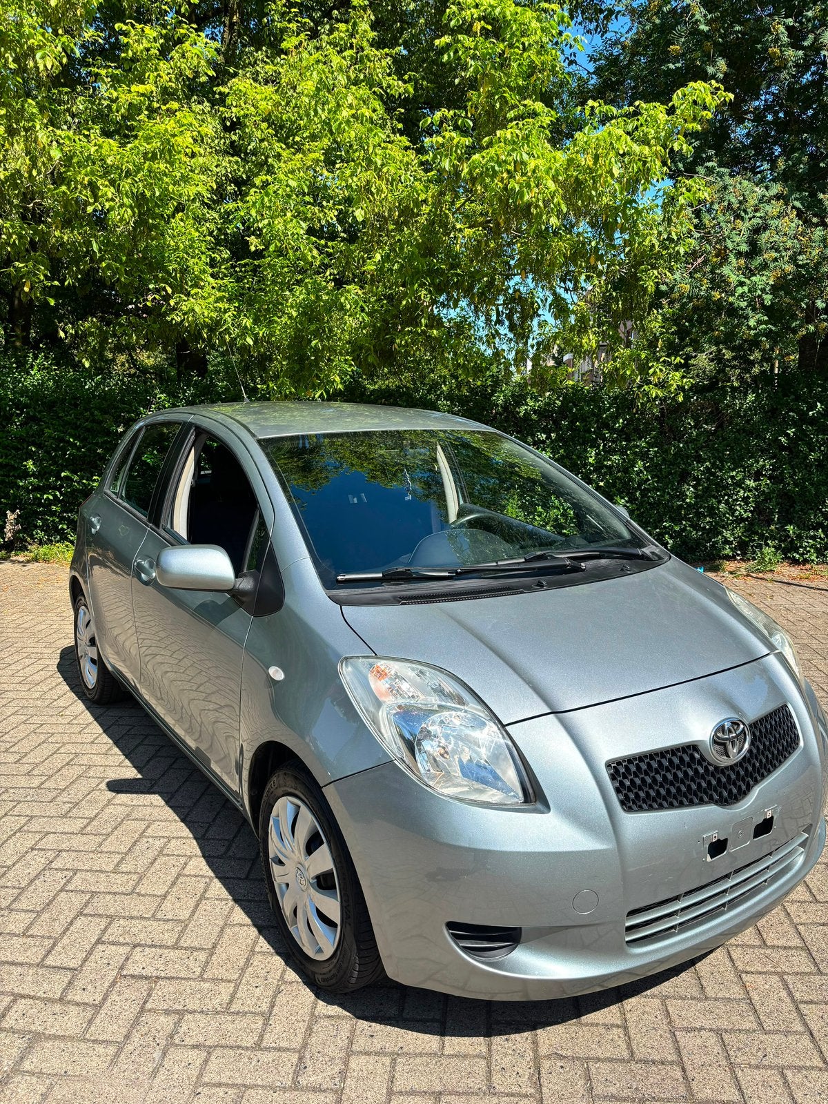 Toyota yaris 1.3 Essence Automatique 127000km CT OK, Autos, Argent ou Gris, 1298 cm³, Entreprise, Entretenue par le concessionnaire