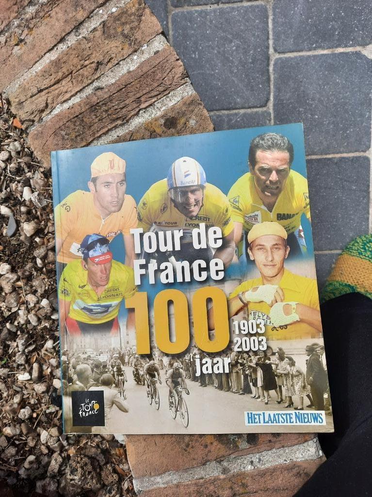 Jubileum boek " 100 jaar Tour de France  ", Boeken, Ophalen of Verzenden, Zo goed als nieuw, Lopen en Fietsen