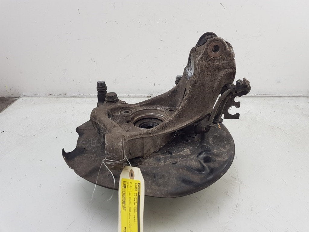 FUSEE AVANT DROITE Skoda Octavia Combi (5EAC), Utilisé, Info@skoda-auto.de, Skoda, Max-Planck-Straße  3-5
64331  Weiterstadt, DE