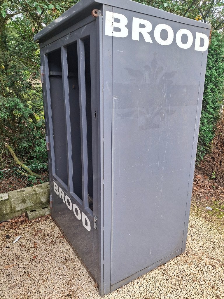 Brood automaat huisjes, Ophalen