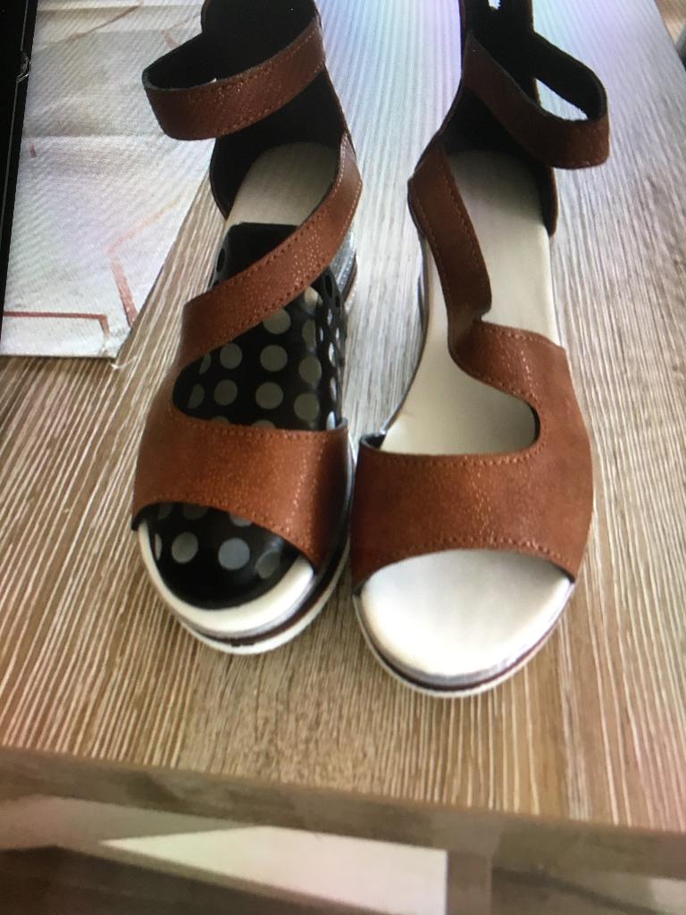 Nouvelles sandales à talons bas Taille : 37, Neuf, Enlèvement ou Envoi, La Redoute, Brun