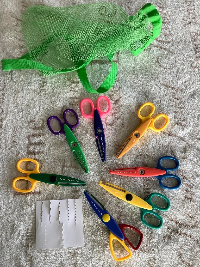 7 Kinderscharen voor papier decoratief te knippen, Ophalen, Zo goed als nieuw