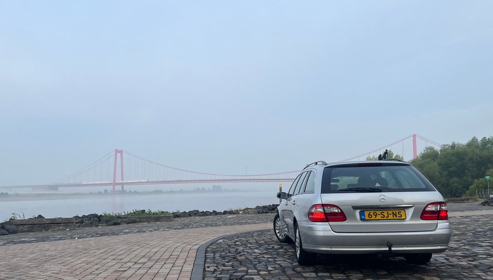 Mercedes-Benz E-Klasse 1.8 E200 Kompr Break, Autos, Argent ou Gris, Achat, Carnet d'entretien, 1645 kg